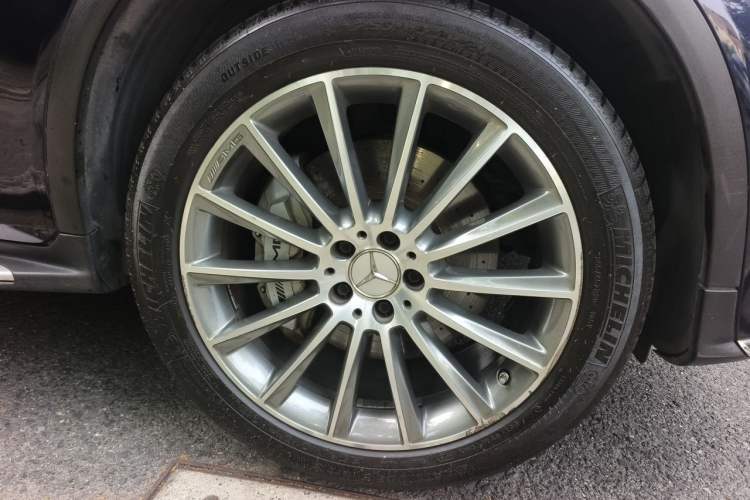 Used Mercedes-Benz GLC AMG 2017 AMG GLC 43 4MATIC Right Front Wheel Hub