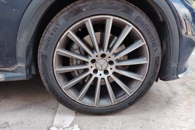 Used Mercedes-Benz GLC AMG 2017 AMG GLC 43 4MATIC Right Front Wheel Hub