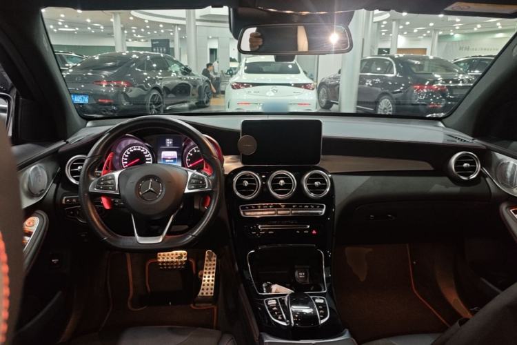 Used Mercedes-Benz GLC AMG 2017 AMG GLC 43 4MATIC Center Console