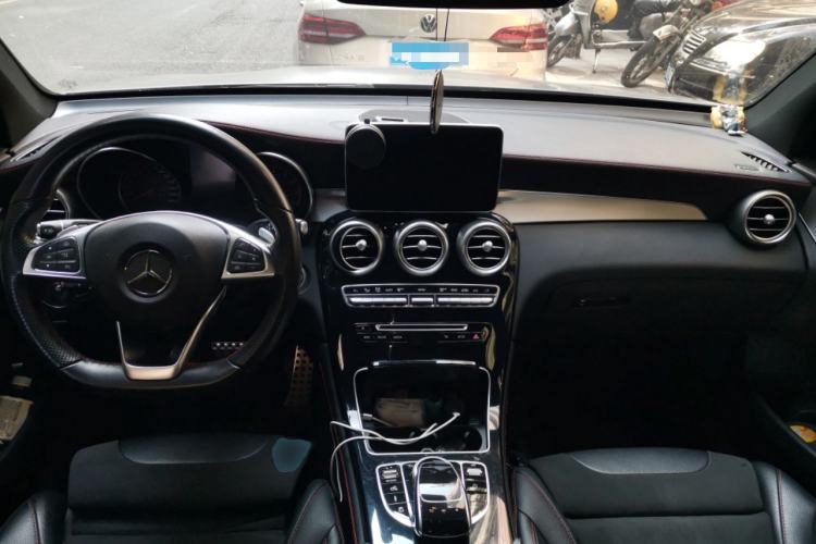 Used Mercedes-Benz GLC AMG 2017 AMG GLC 43 4MATIC Center Console