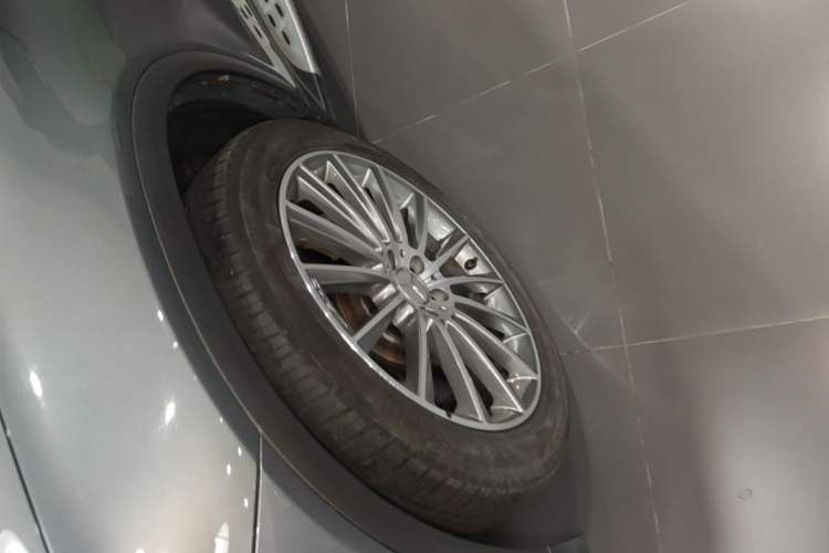 Used Mercedes-Benz GLC AMG 2017 AMG GLC 43 4MATIC Left Front Wheel Hub