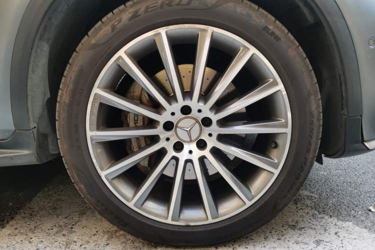 Used Mercedes-Benz GLC AMG 2017 AMG GLC 43 4MATIC Right Front Wheel Hub