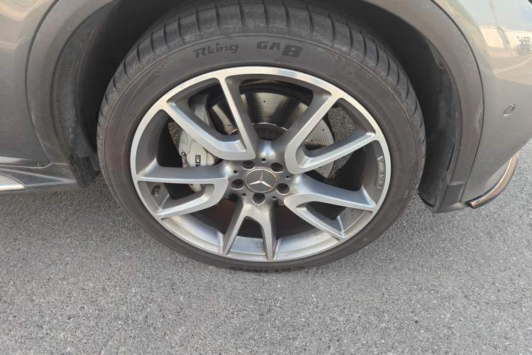 Used Mercedes-Benz GLC AMG 2017 AMG GLC 43 4MATIC Right Front Wheel Hub