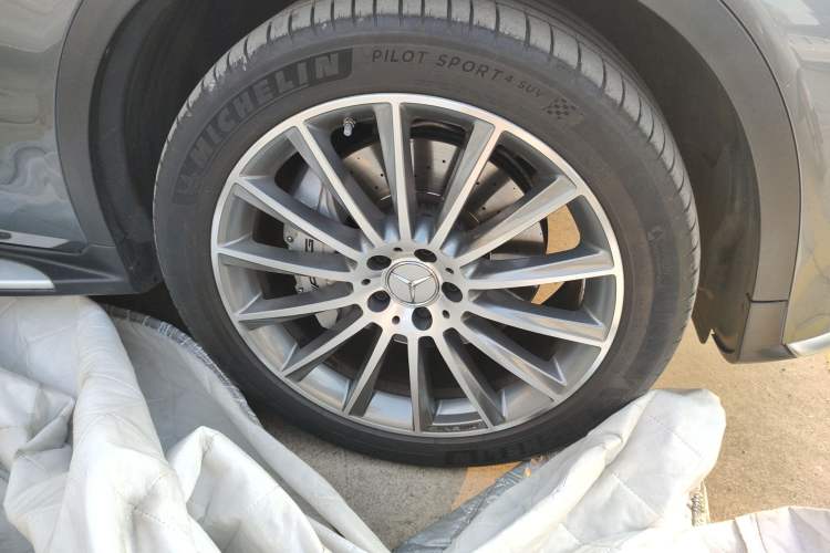 Used Mercedes-Benz GLC AMG 2017 AMG GLC 43 4MATIC Right Front Wheel Hub