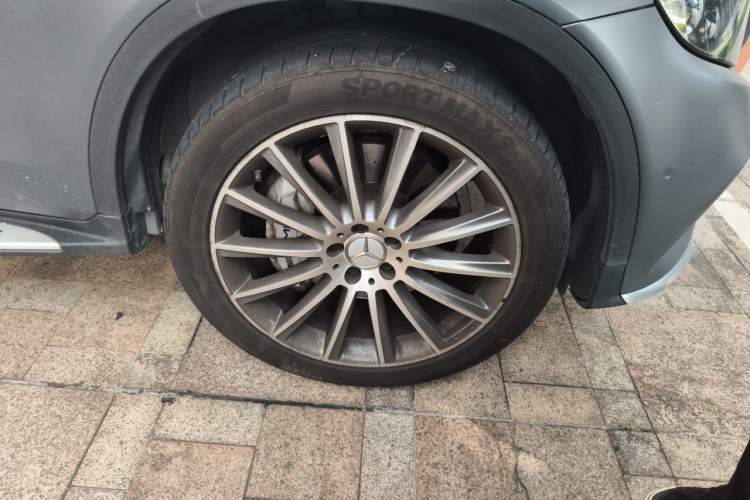 Used Mercedes-Benz GLC AMG 2017 AMG GLC 43 4MATIC Right Front Wheel Hub