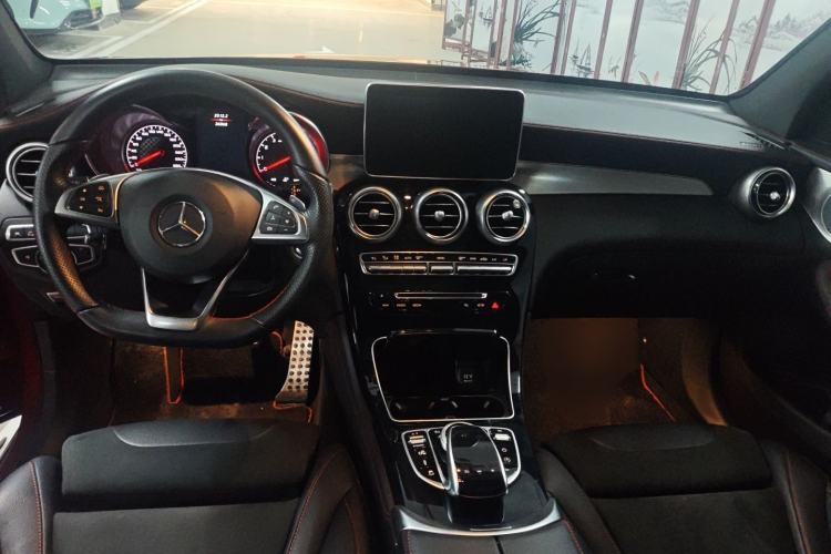 Used Mercedes-Benz GLC AMG 2017 AMG GLC 43 4MATIC Center Console
