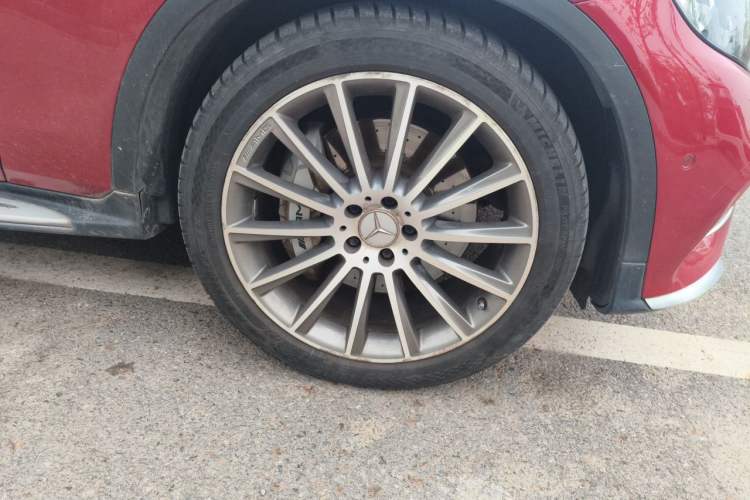 Used Mercedes-Benz GLC AMG 2017 AMG GLC 43 4MATIC Right Front Wheel Hub