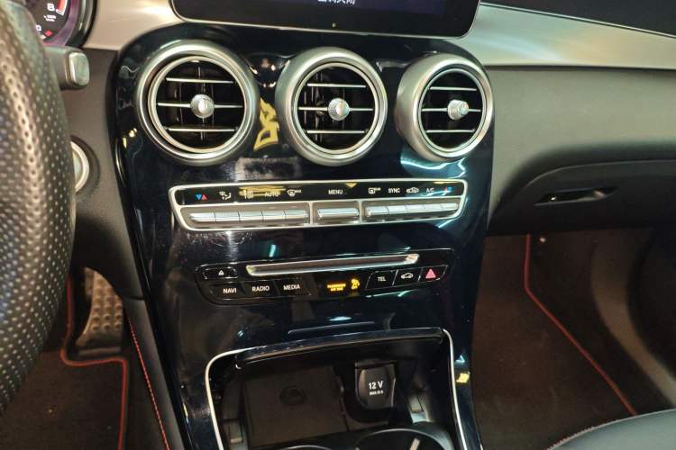 Used Mercedes-Benz GLC AMG 2017 AMG GLC 43 4MATIC Audio And AC Panel