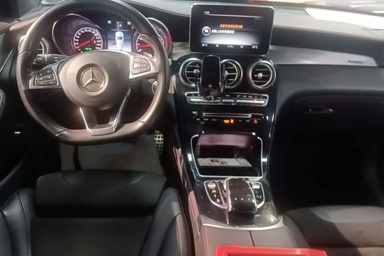 Used Mercedes-Benz GLC AMG 2017 AMG GLC 43 4MATIC Center Console