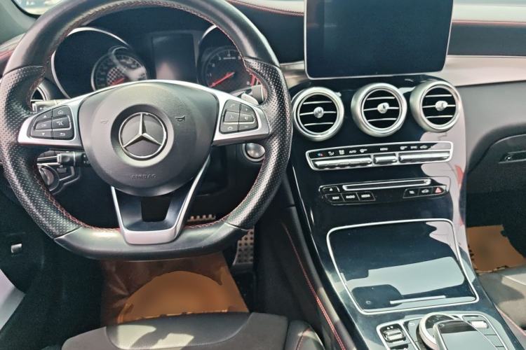 Used Mercedes-Benz GLC AMG 2017 AMG GLC 43 4MATIC Center Console