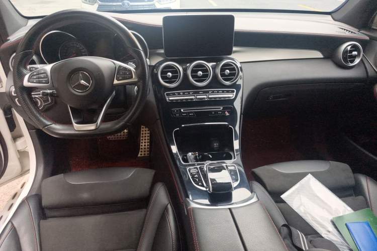 Used Mercedes-Benz GLC AMG 2017 AMG GLC 43 4MATIC Center Console