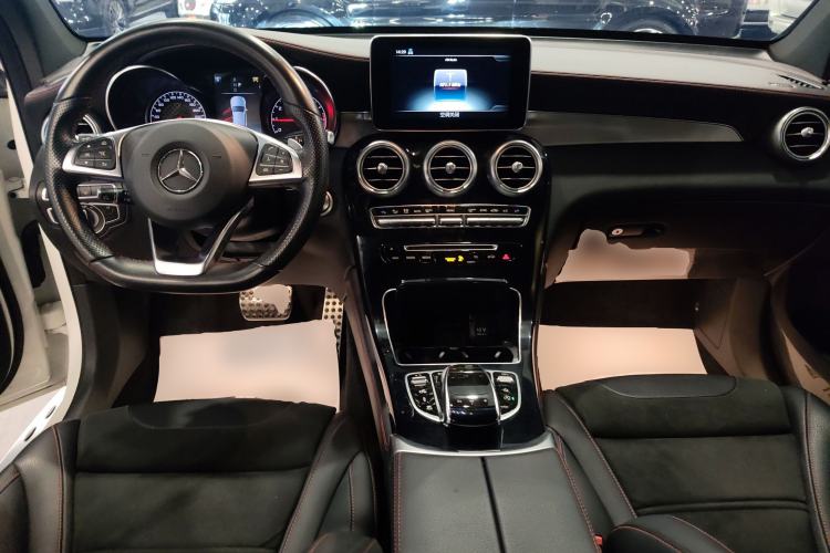Used Mercedes-Benz GLC AMG 2017 AMG GLC 43 4MATIC Center Console