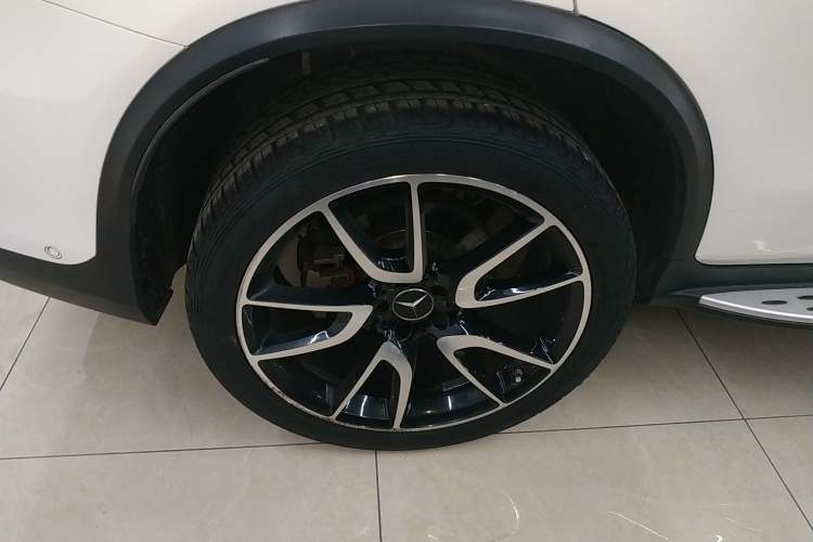 Used Mercedes-Benz GLC AMG 2017 AMG GLC 43 4MATIC Exterior 8