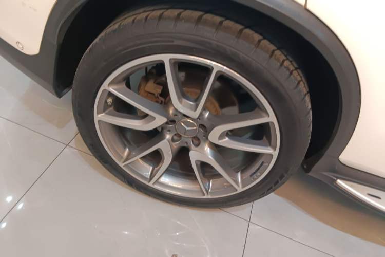 Used Mercedes-Benz GLC AMG 2017 AMG GLC 43 4MATIC Exterior 8