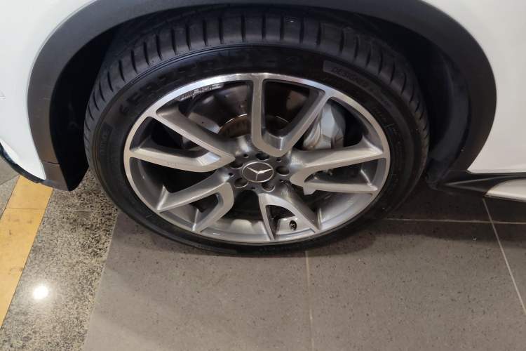 Used Mercedes-Benz GLC AMG 2017 AMG GLC 43 4MATIC Left Front Wheel Hub