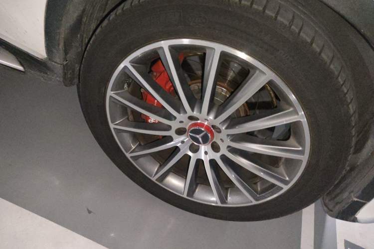 Used Mercedes-Benz GLC AMG 2017 AMG GLC 43 4MATIC Right Front Wheel Hub