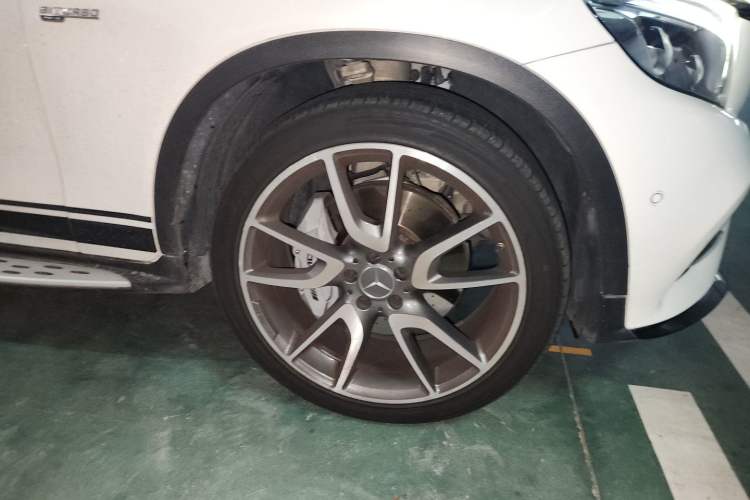 Used Mercedes-Benz GLC AMG 2017 AMG GLC 43 4MATIC Right Front Wheel Hub