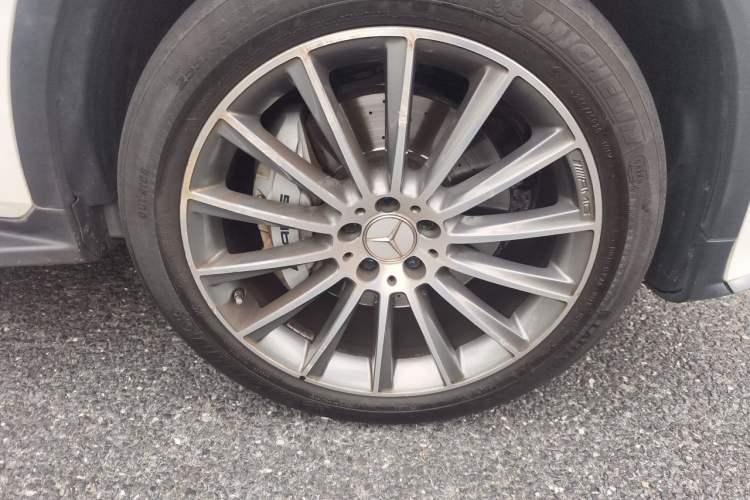 Used Mercedes-Benz GLC AMG 2017 AMG GLC 43 4MATIC Right Front Wheel Hub
