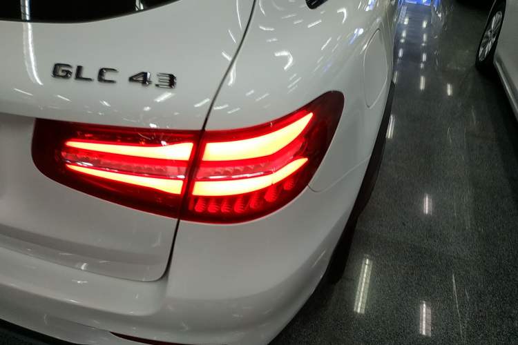 Used Mercedes-Benz GLC AMG 2017 AMG GLC 43 4MATIC Right Rear Taillight