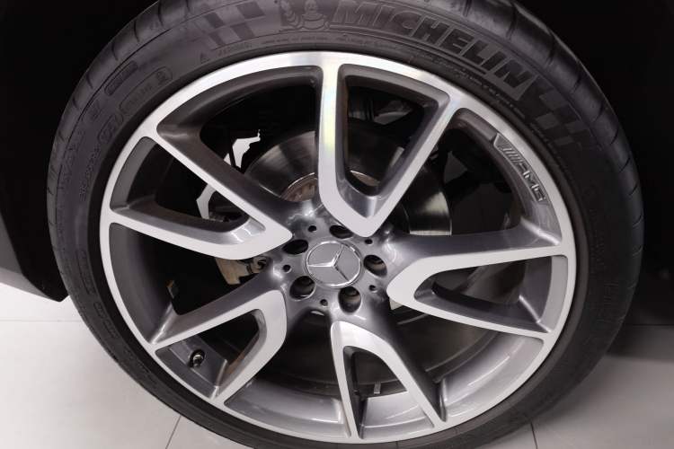 Used Mercedes-Benz GLC AMG 2017 AMG GLC 43 4MATIC Right Rear Wheel Hub