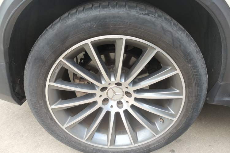 Used Mercedes-Benz GLC AMG 2017 AMG GLC 43 4MATIC Right Rear Wheel Hub