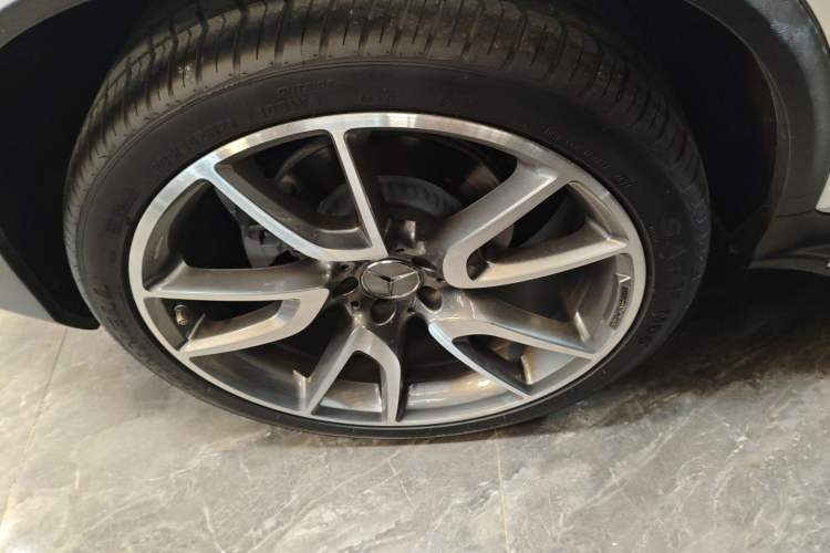 Used Mercedes-Benz GLC AMG 2017 AMG GLC 43 4MATIC Right Rear Wheel Hub