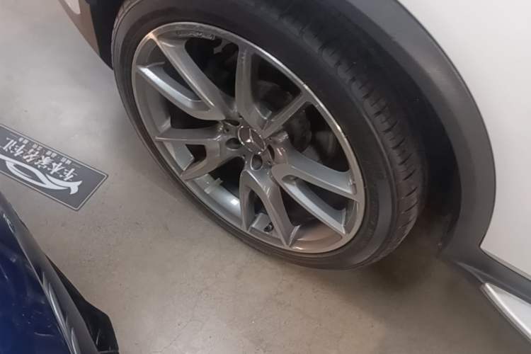 Used Mercedes-Benz GLC AMG 2017 AMG GLC 43 4MATIC Right Rear Wheel Hub