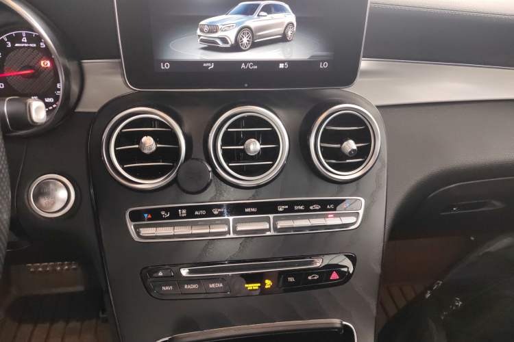 Used Mercedes-Benz GLC AMG 2018 AMG GLC 63 4MATIC+ Audio And AC Panel