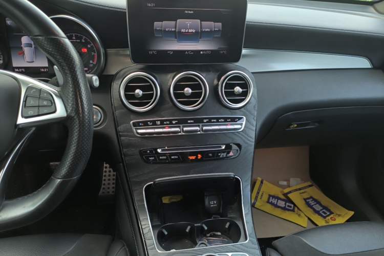 Used Mercedes-Benz GLC AMG 2018 AMG GLC 63 4MATIC+ Audio And AC Panel