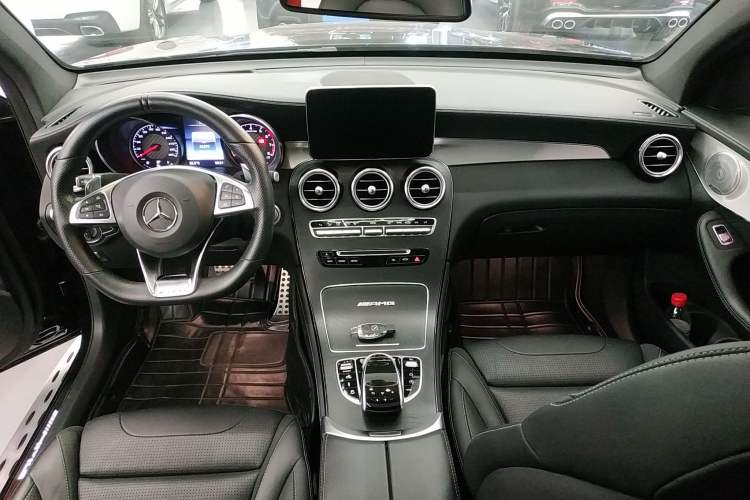 Used Mercedes-Benz GLC AMG 2018 AMG GLC 63 4MATIC+ Coupe SUV Center Console