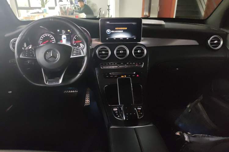 Used Mercedes-Benz GLC AMG 2018 AMG GLC 63 4MATIC+ Center Console