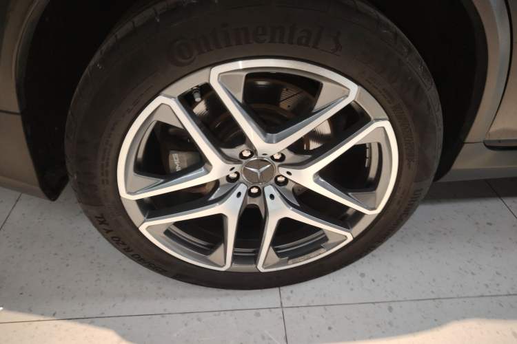 Used Mercedes-Benz GLC AMG 2018 AMG GLC 63 4MATIC+ Exterior 8