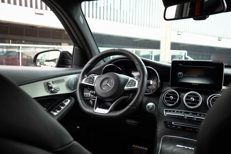 Used Mercedes-Benz GLC AMG 2018 AMG GLC 63 4MATIC+ Interior 12