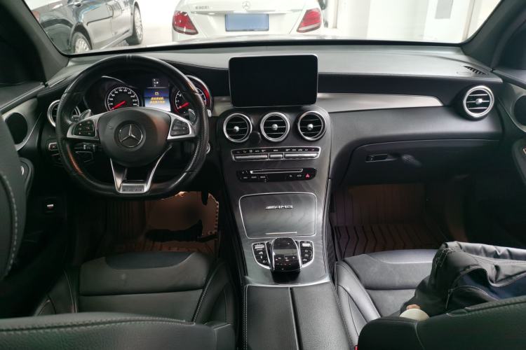 Used Mercedes-Benz GLC AMG 2018 AMG GLC 63 4MATIC+ Interior 2