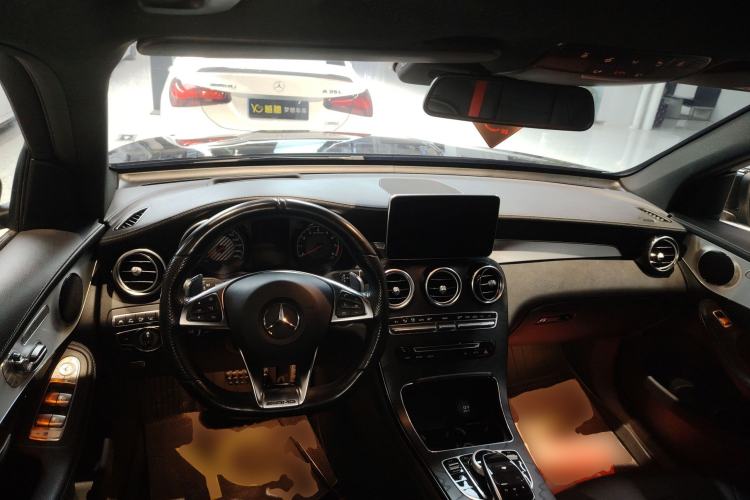 Used Mercedes-Benz GLC AMG 2018 AMG GLC 63 4MATIC+ Interior 2