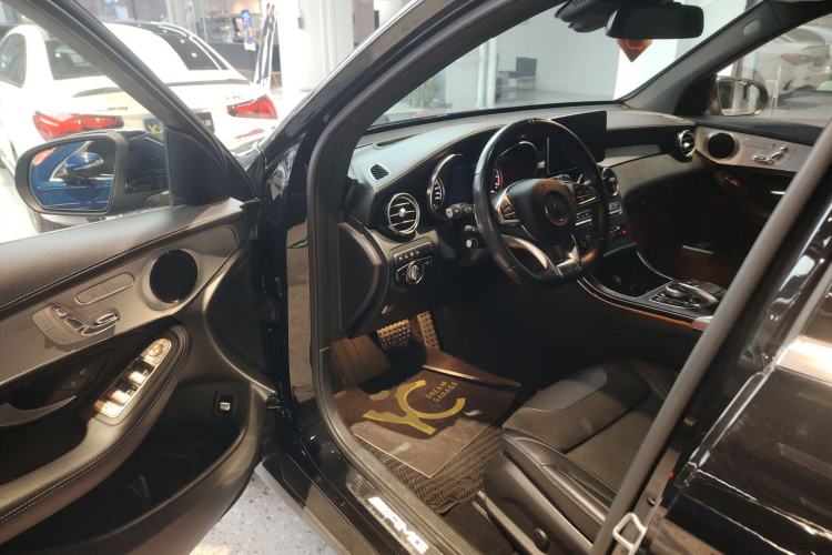 Used Mercedes-Benz GLC AMG 2018 AMG GLC 63 4MATIC+ Interior 3