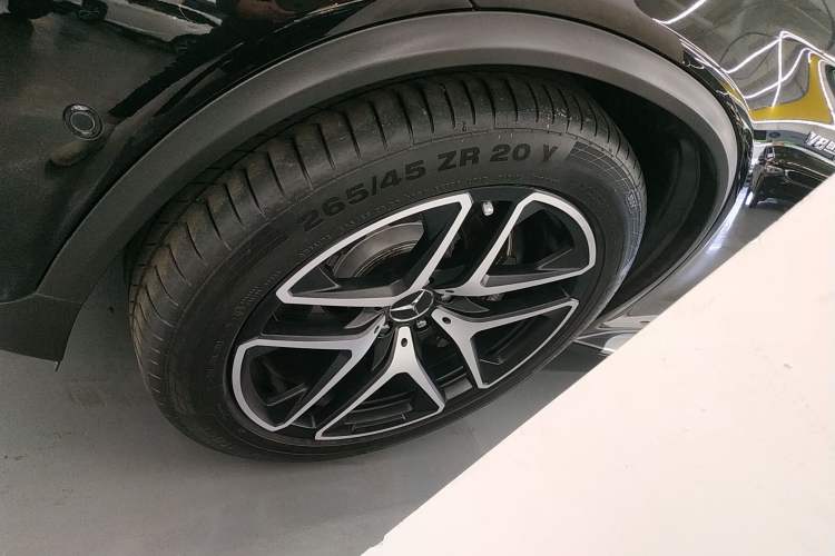 Used Mercedes-Benz GLC AMG 2018 AMG GLC 63 4MATIC+ Coupe SUV Left Front Wheel Hub