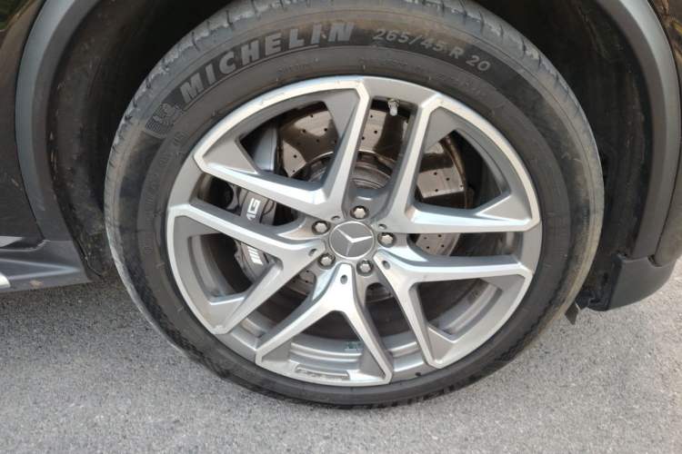 Used Mercedes-Benz GLC AMG 2018 AMG GLC 63 4MATIC+ Right Front Wheel Hub