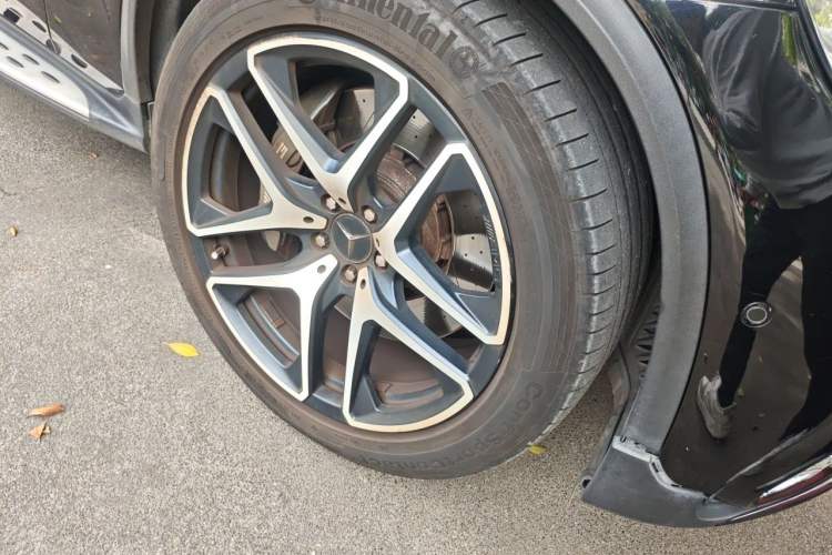Used Mercedes-Benz GLC AMG 2018 AMG GLC 63 4MATIC+ Right Front Wheel Hub