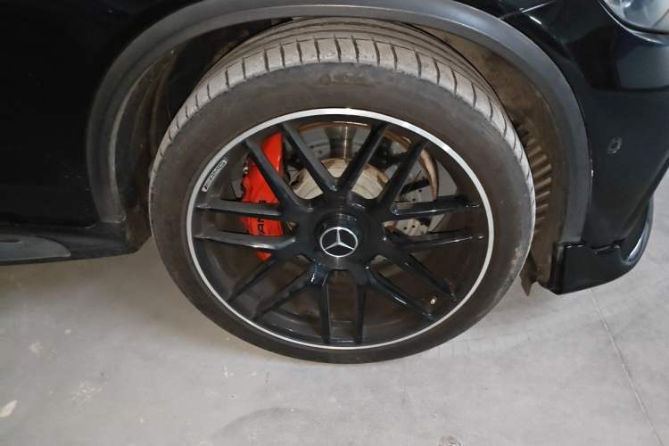 Used Mercedes-Benz GLC AMG  Right Front Wheel Hub