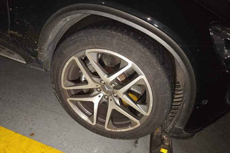 Used Mercedes-Benz GLC AMG 2018 AMG GLC 63 4MATIC+ Right Front Wheel Hub