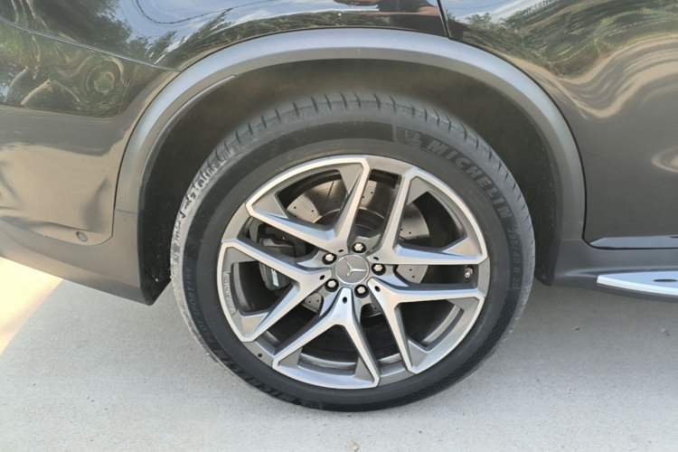 Used Mercedes-Benz GLC AMG 2018 AMG GLC 63 4MATIC+ Right Rear Wheel Hub
