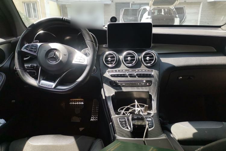Used Mercedes-Benz GLC AMG 2018 AMG GLC 63 4MATIC+ Center Console