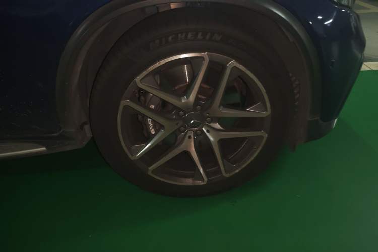 Used Mercedes-Benz GLC AMG 2018 AMG GLC 63 4MATIC+ Right Front Wheel Hub
