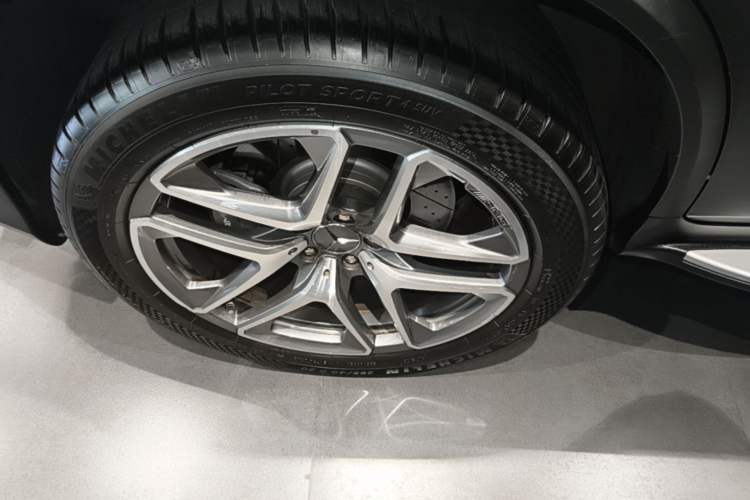 Used Mercedes-Benz GLC AMG 2018 AMG GLC 63 4MATIC+ Exterior 5