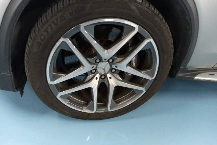 Used Mercedes-Benz GLC AMG 2018 AMG GLC 63 4MATIC+ Exterior 7