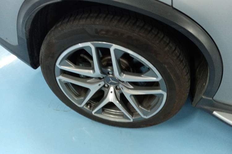Used Mercedes-Benz GLC AMG 2018 AMG GLC 63 4MATIC+ Exterior 8