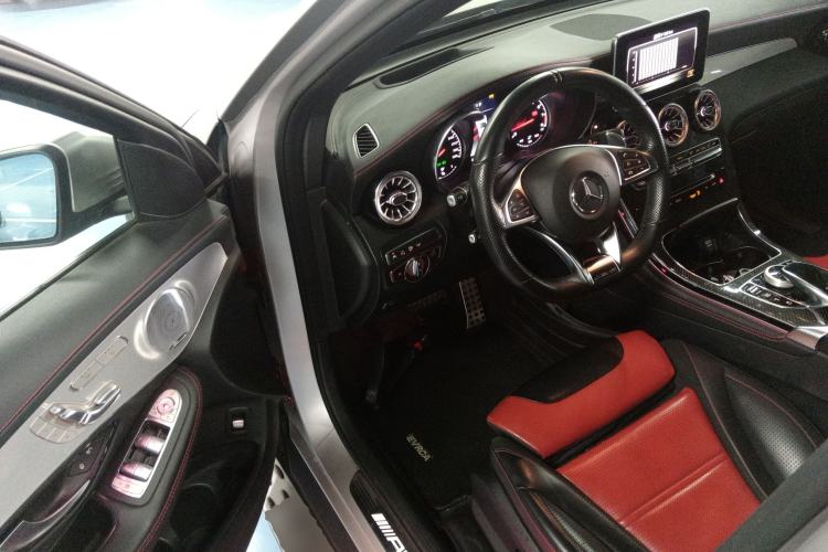 Used Mercedes-Benz GLC AMG 2018 AMG GLC 63 4MATIC+ Interior 3