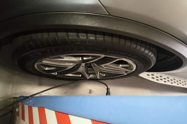 Used Mercedes-Benz GLC AMG 2018 AMG GLC 63 4MATIC+ Left Front Wheel Hub