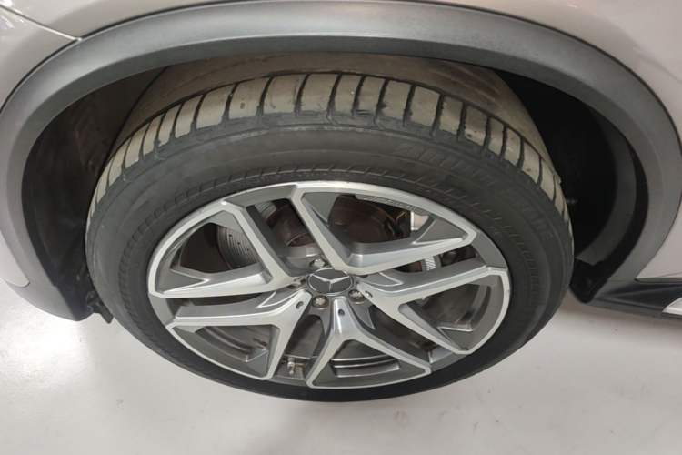 Used Mercedes-Benz GLC AMG 2018 AMG GLC 63 4MATIC+ Left Front Wheel Hub